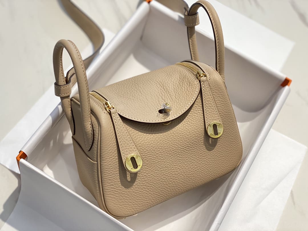 Hermès Mini  Lindy Trench Gold Clemence Gold Hardware