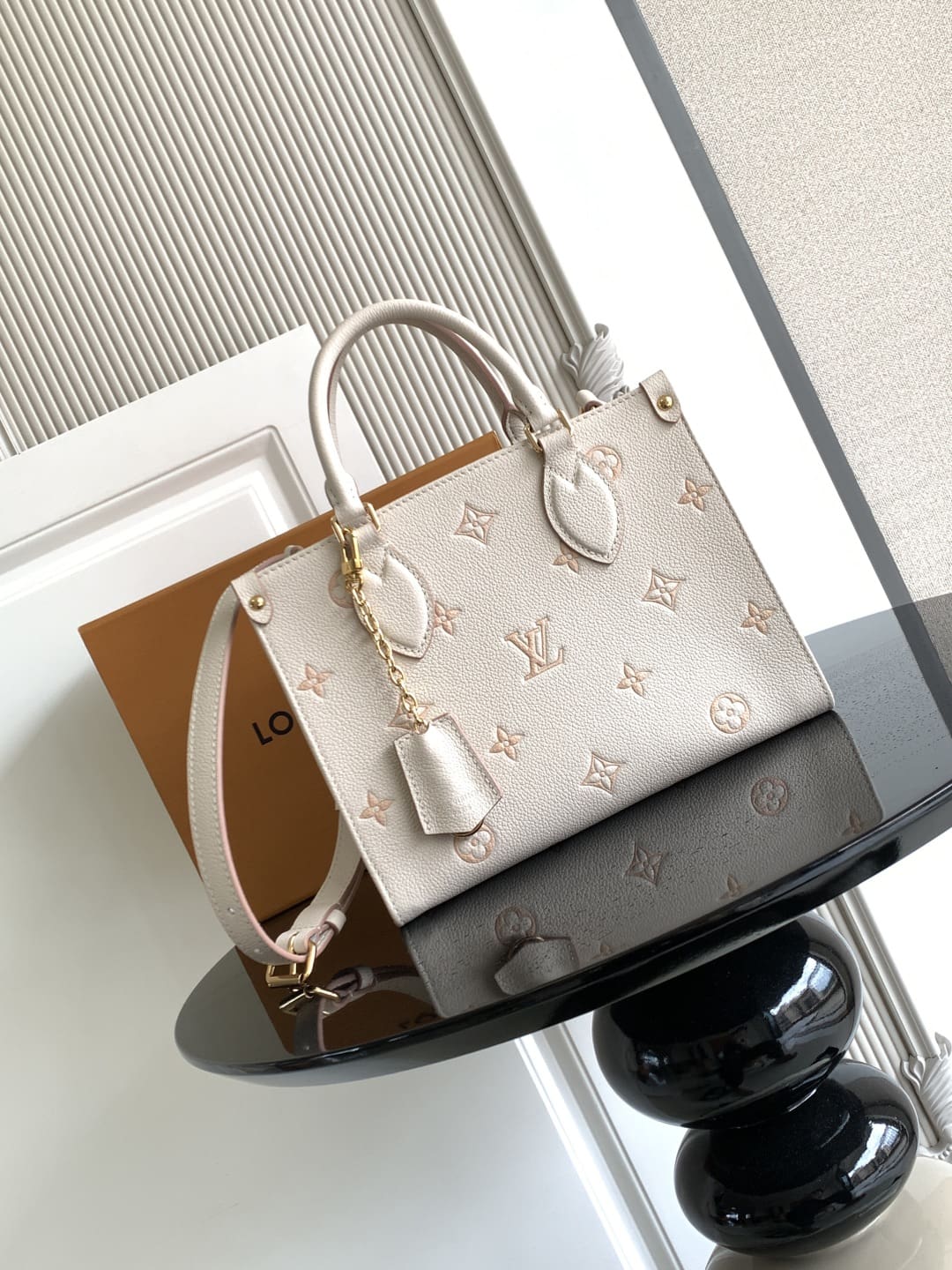 Louis Vuitton M14403 OnTheGo PM