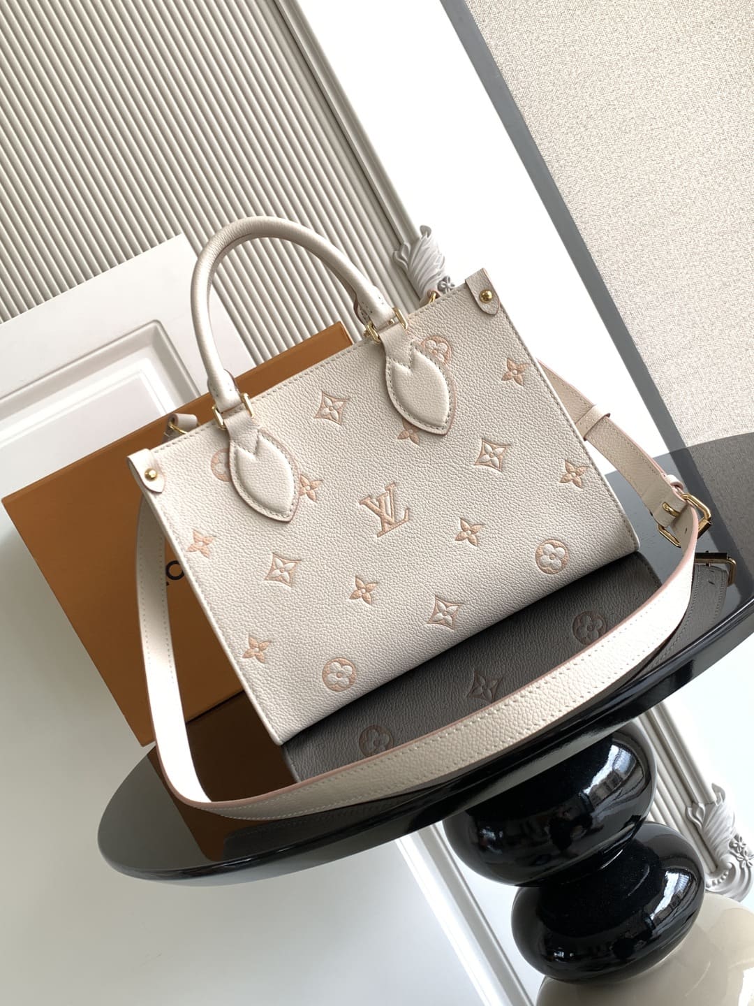 Louis Vuitton M14403 OnTheGo PM
