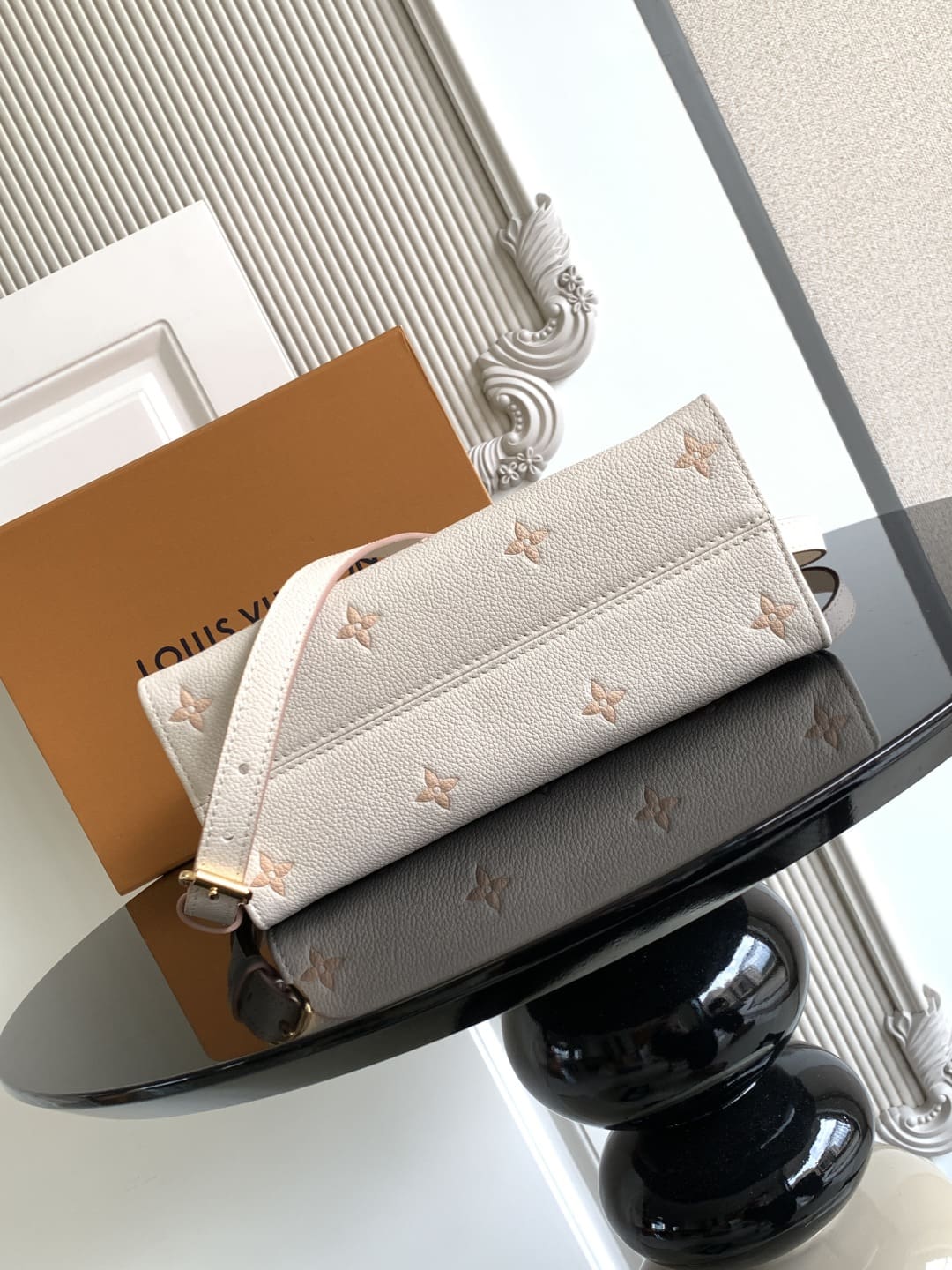 Louis Vuitton M14403 OnTheGo PM