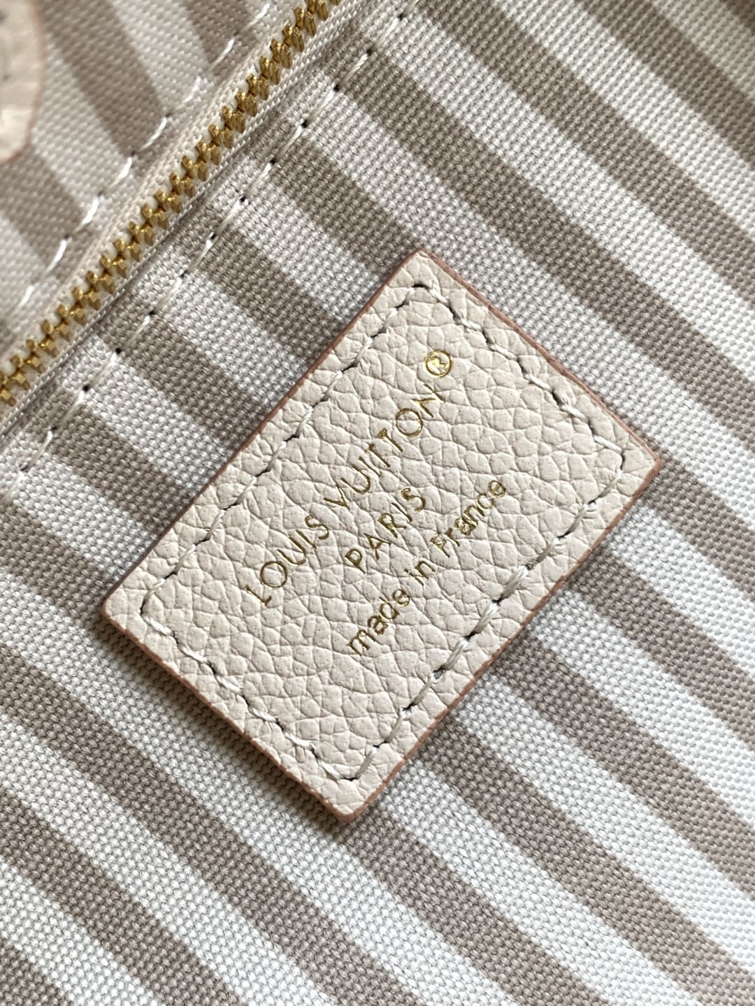 Louis Vuitton M14403 OnTheGo PM