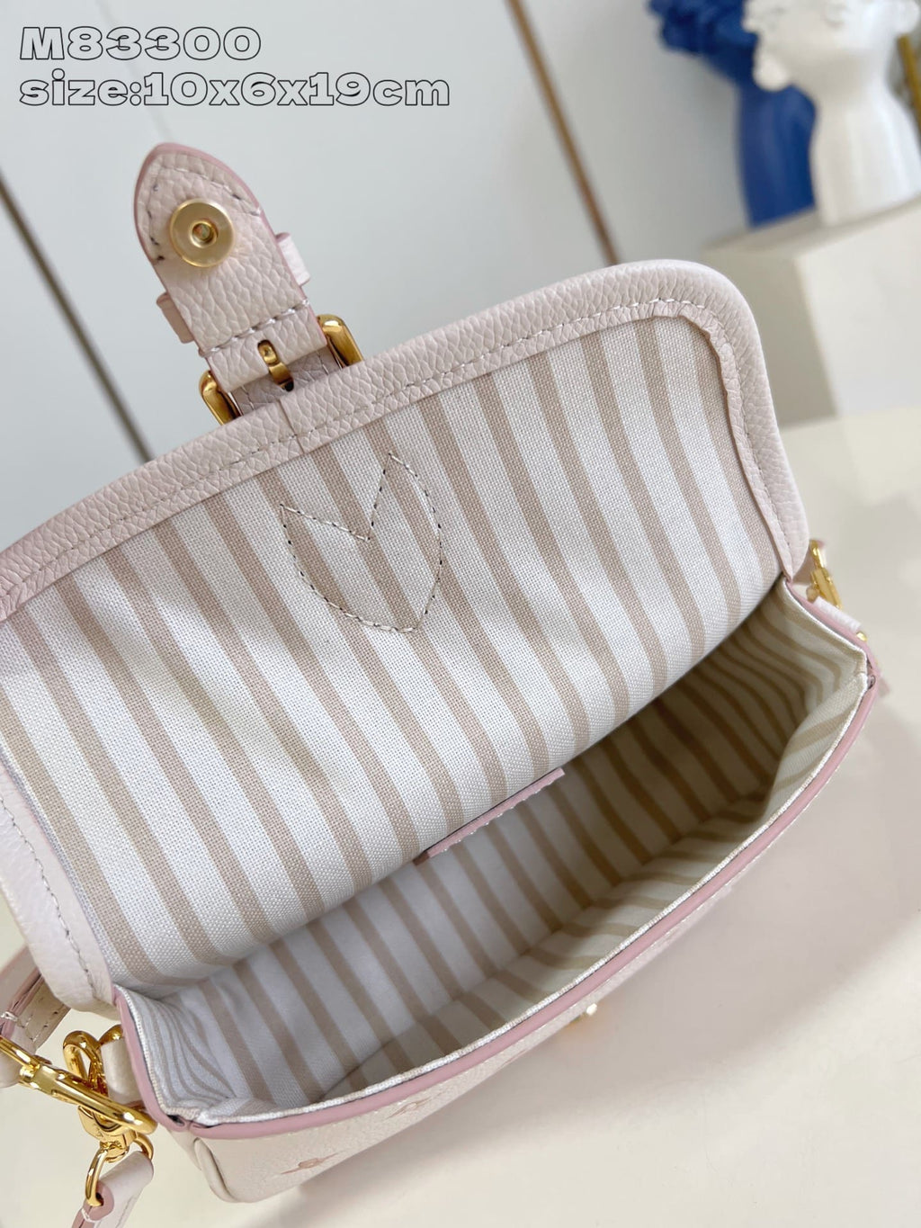 Louis Vuitton M13642 Nano Diane