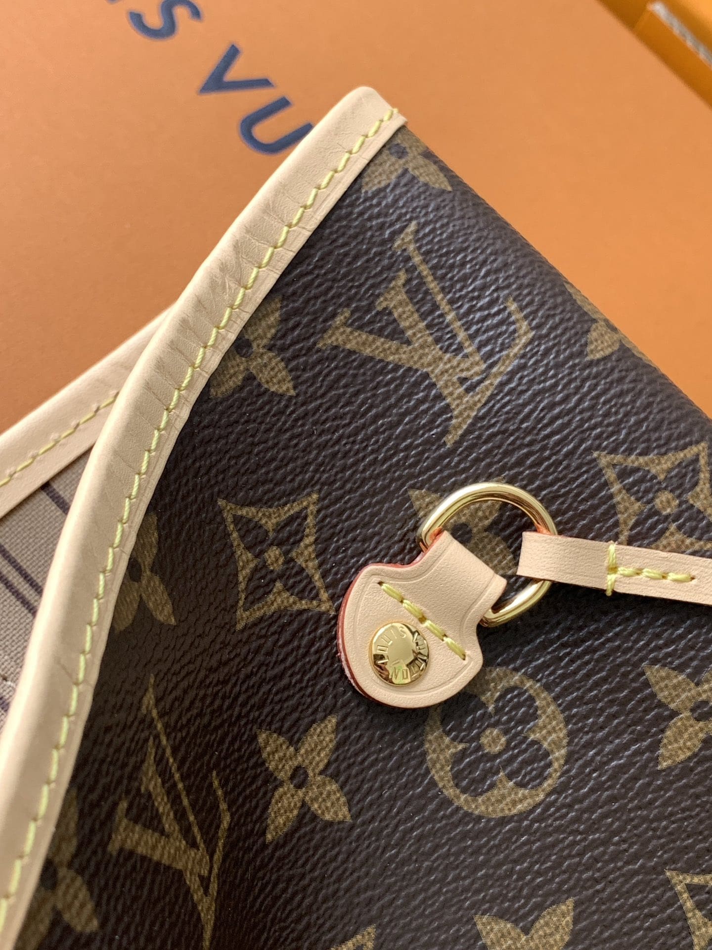 Louis Vuitton M40995 Neverfull MM Tote