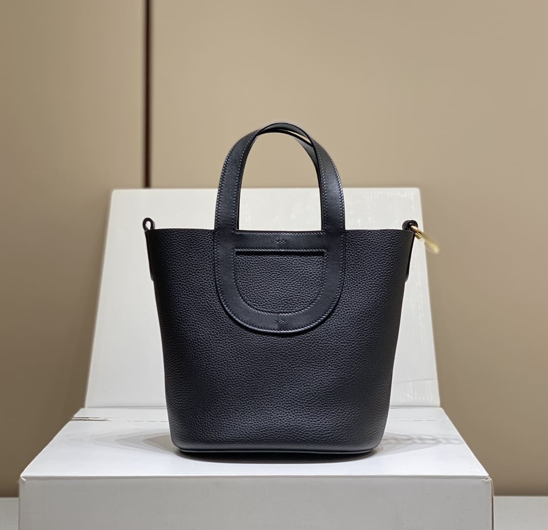 Hermès In-the-Loop 18 bag