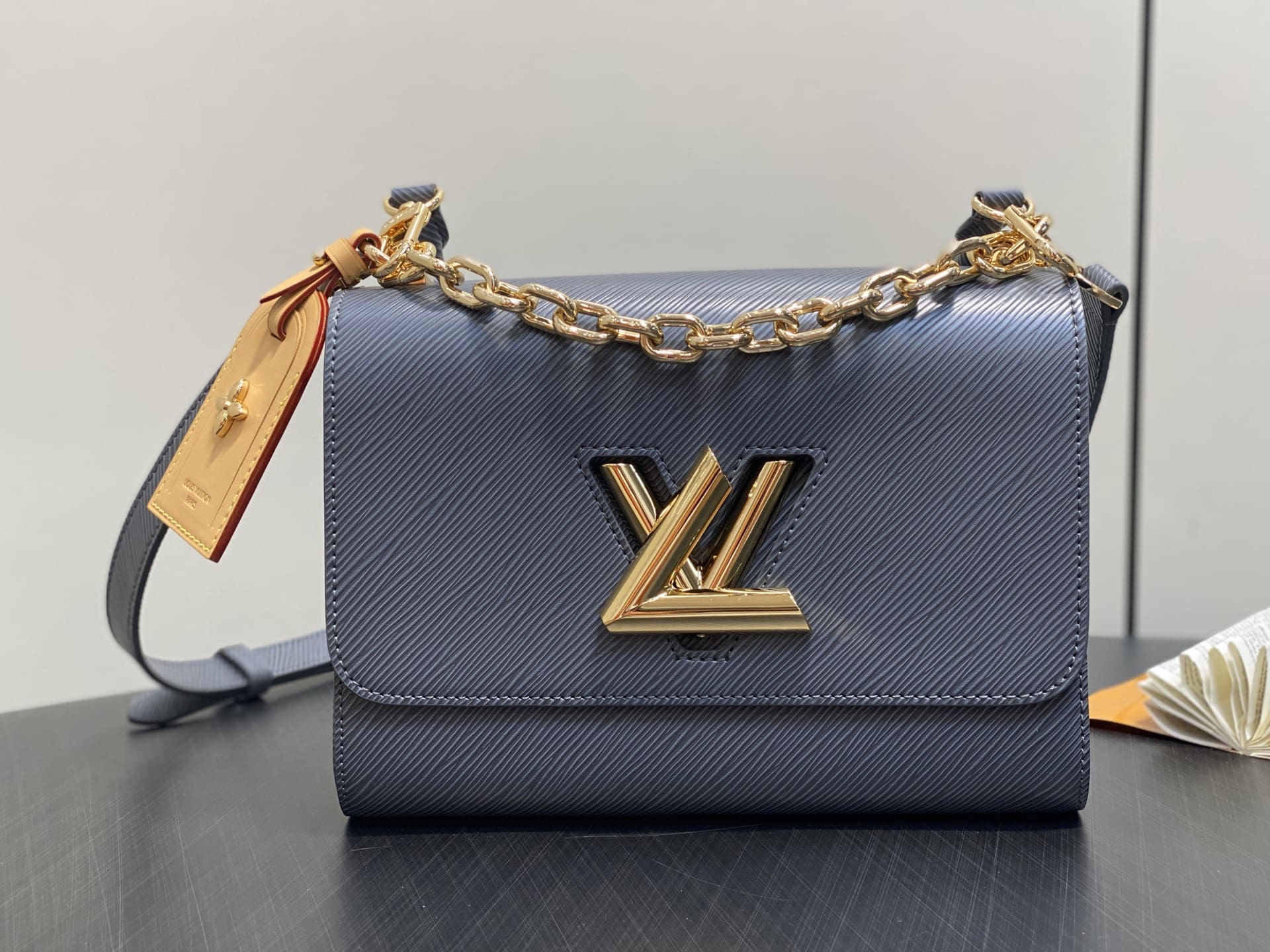 LOUIS VUITTON M14059 Twist MM