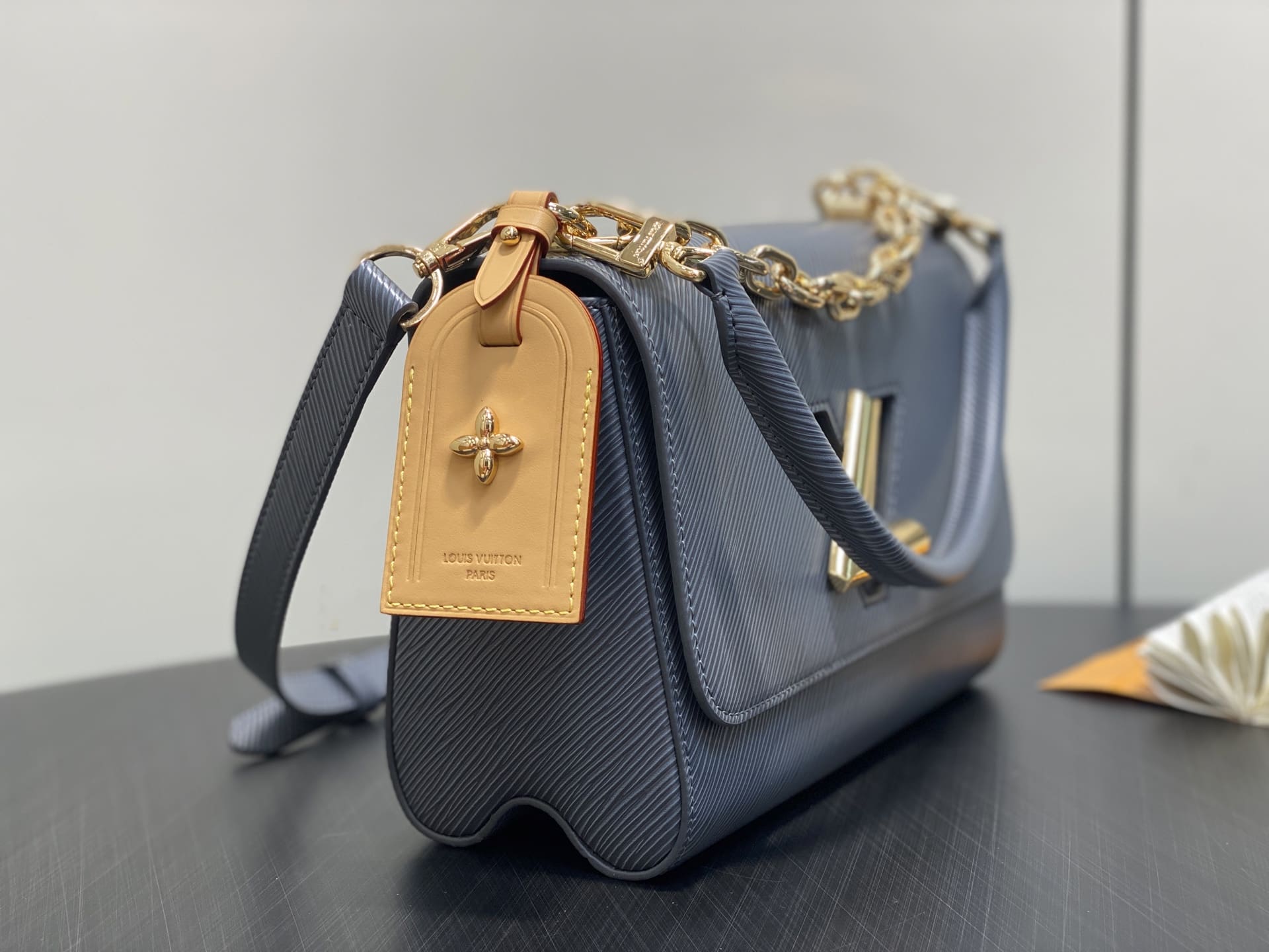 LOUIS VUITTON M14059 Twist MM