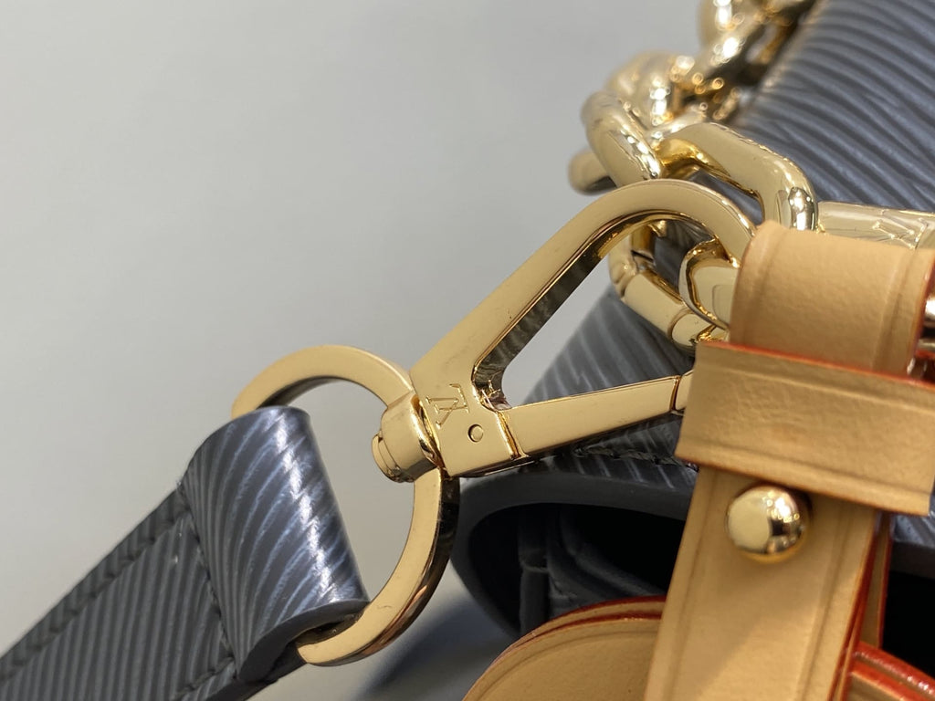 LOUIS VUITTON M14059 Twist MM