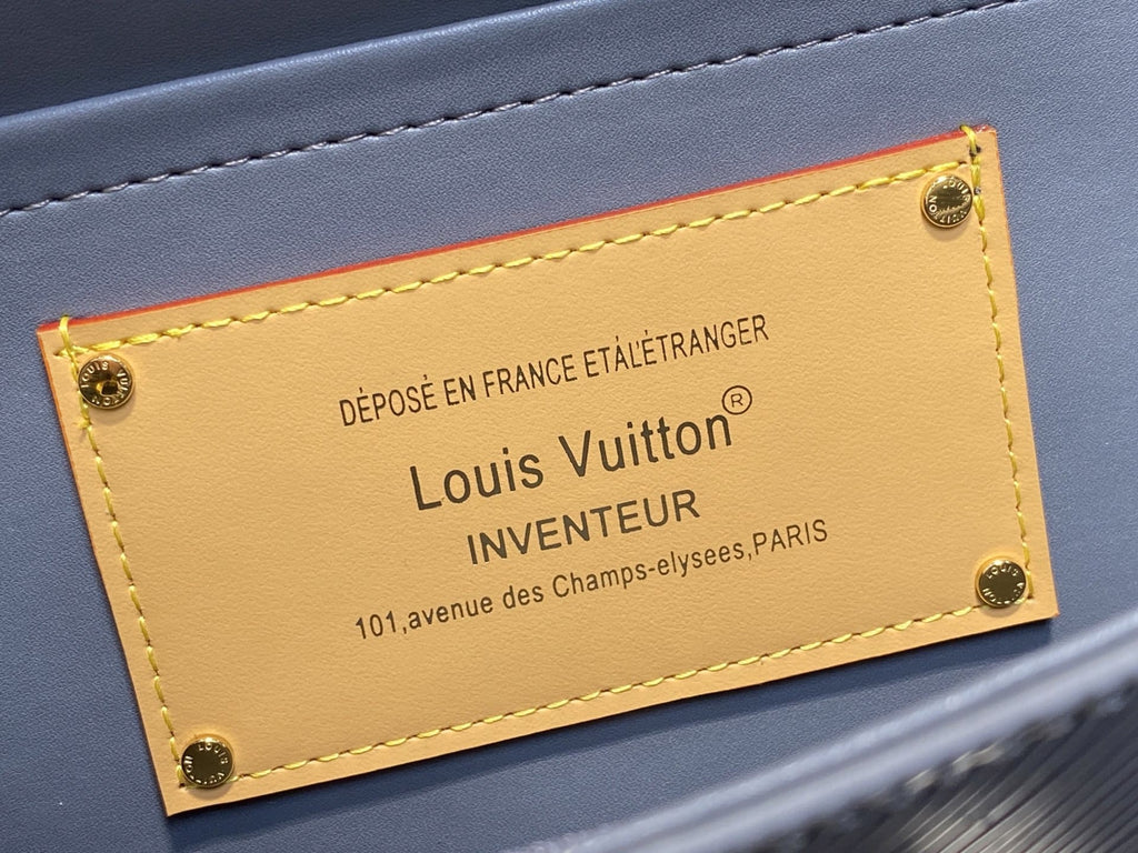 LOUIS VUITTON M14059 Twist MM