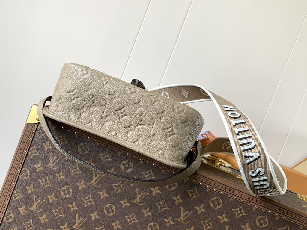 Louis Vuitton M46583 Diane