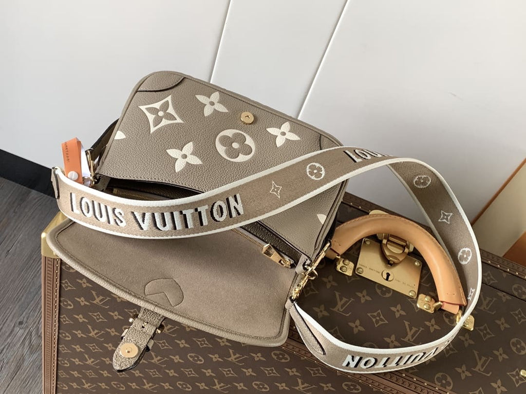 Louis Vuitton M46583 Diane