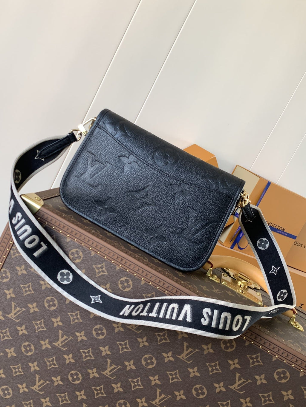 Louis Vuitton M46386 Diane