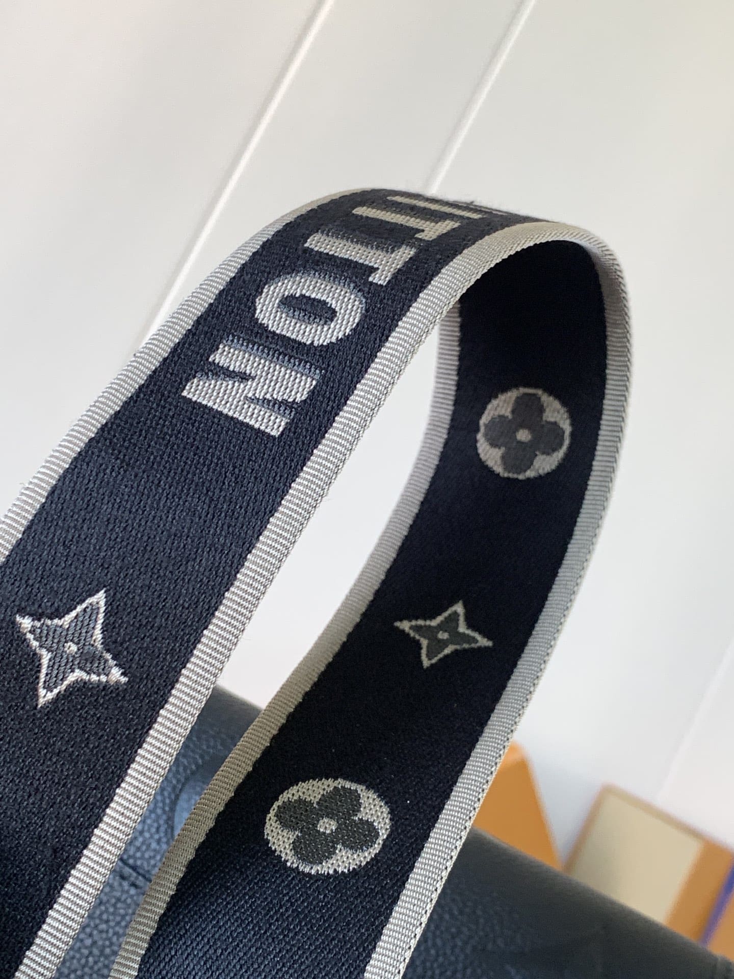 Louis Vuitton M46386 Diane
