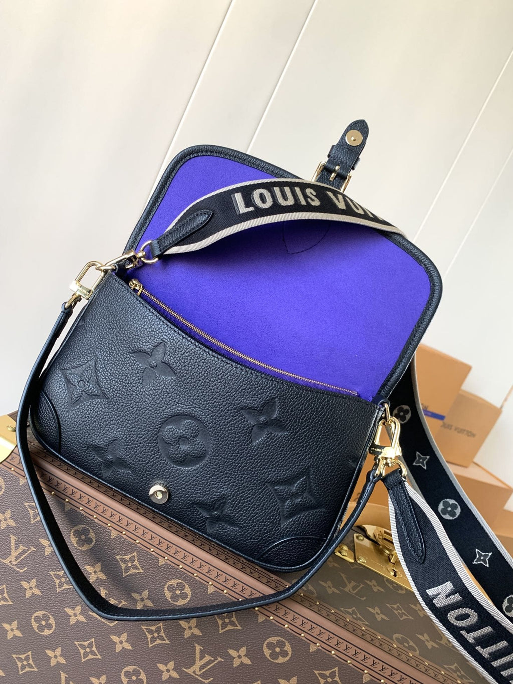 Louis Vuitton M46386 Diane