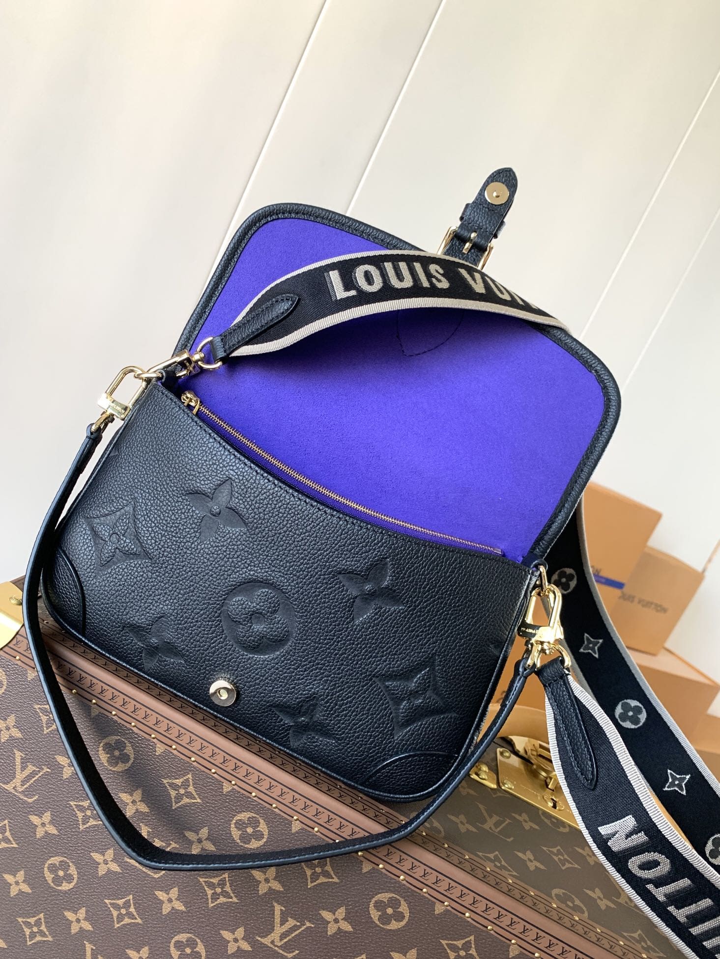 Louis Vuitton M46386 Diane