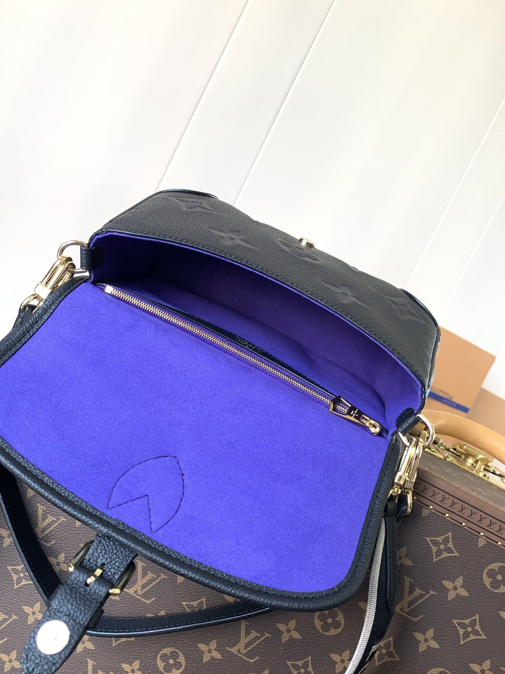 Louis Vuitton M46386 Diane