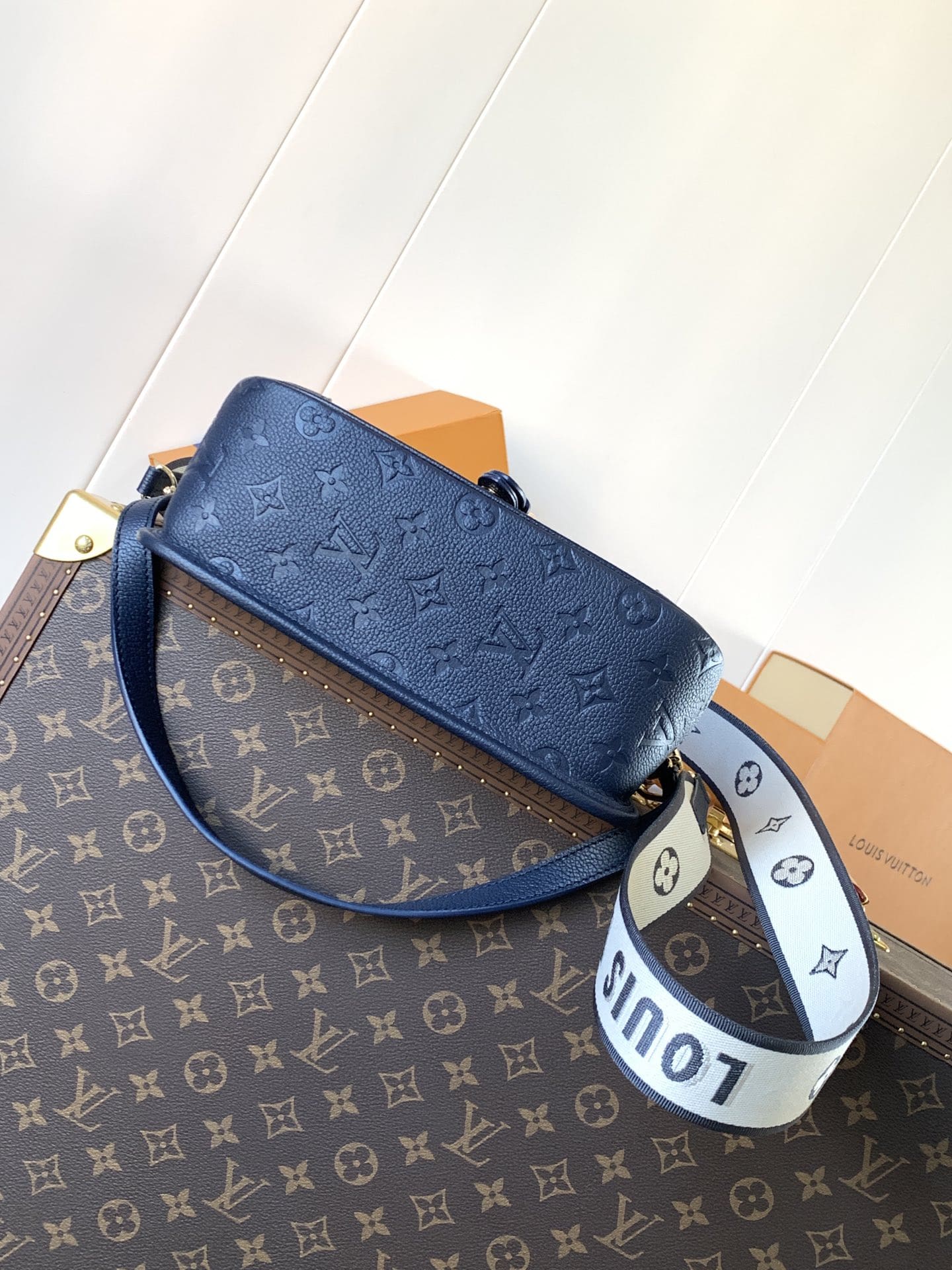 Louis Vuitton M47161 Diane