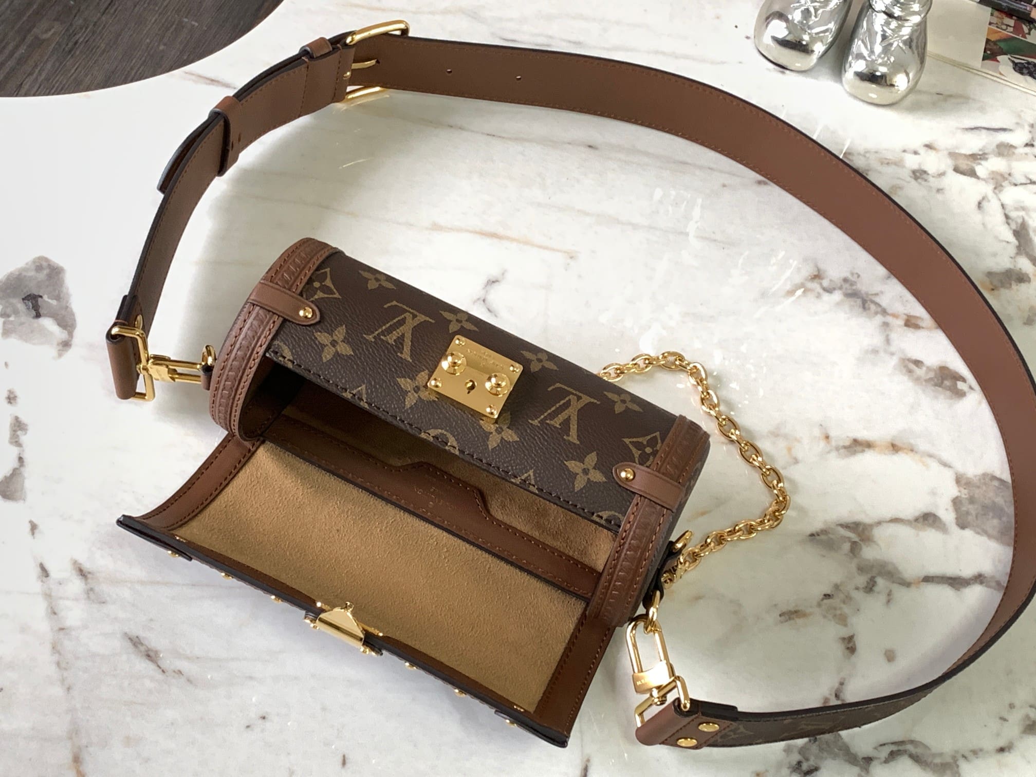 Louis Vuitton M57835 Papillon Trunk