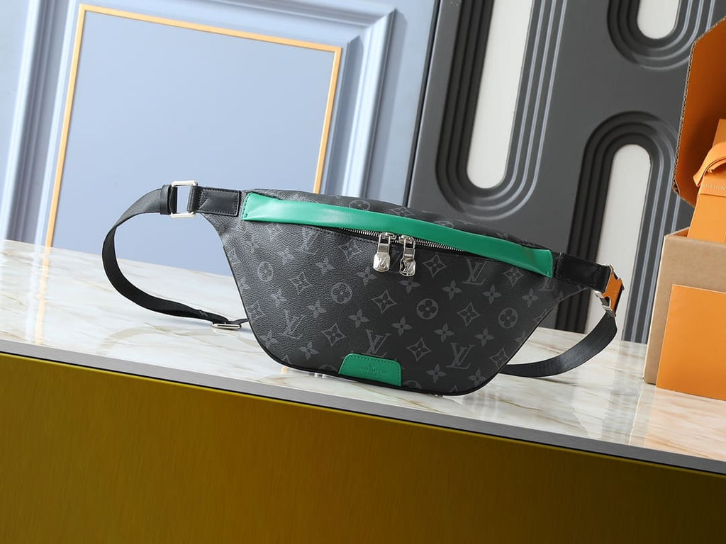 LOUIS VUITTON M25924 Discovery Bumbag