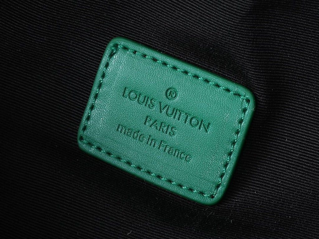 LOUIS VUITTON M25924 Discovery Bumbag
