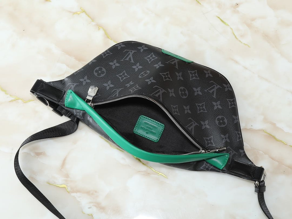 LOUIS VUITTON M25924 Discovery Bumbag
