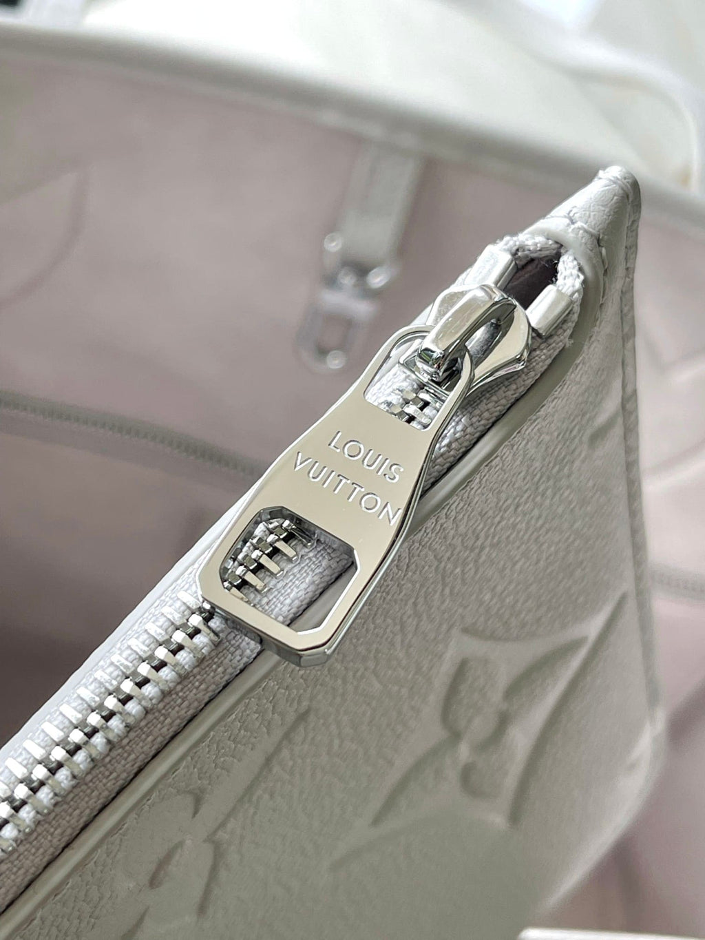 LOUIS VUITTON M13758 Neverfull MM