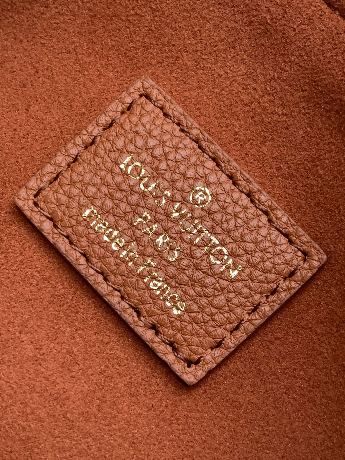 Louis Vuitton M83546 Low Key Bumbag