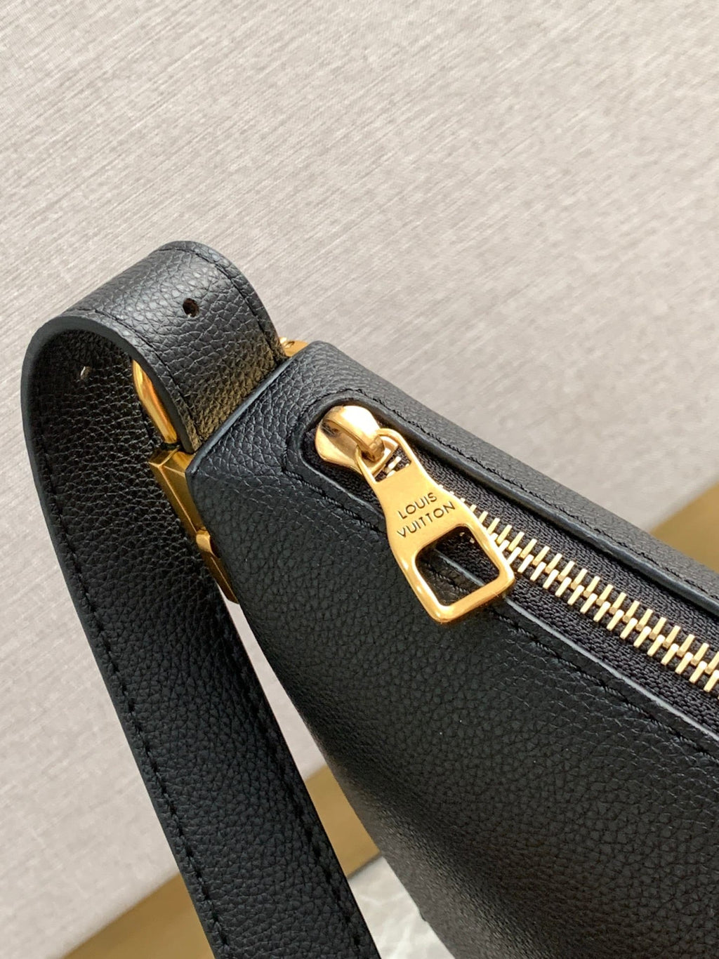 Louis Vuitton M11429 Low Key Bumbag