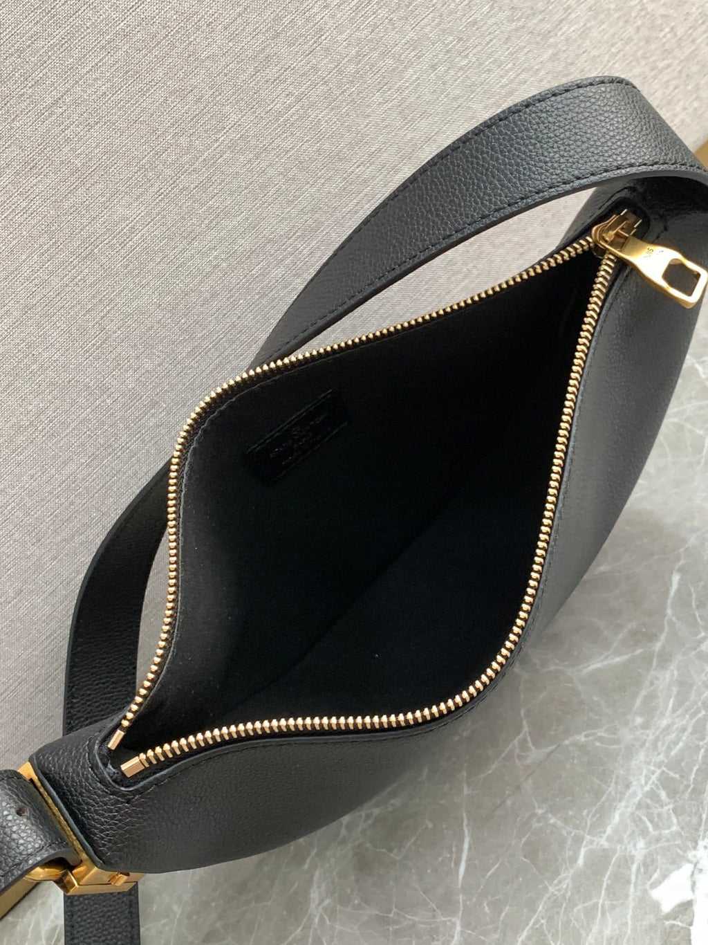 Louis Vuitton M11429 Low Key Bumbag