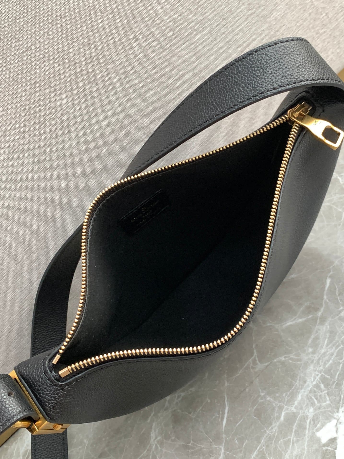 Louis Vuitton M11429 Low Key Bumbag