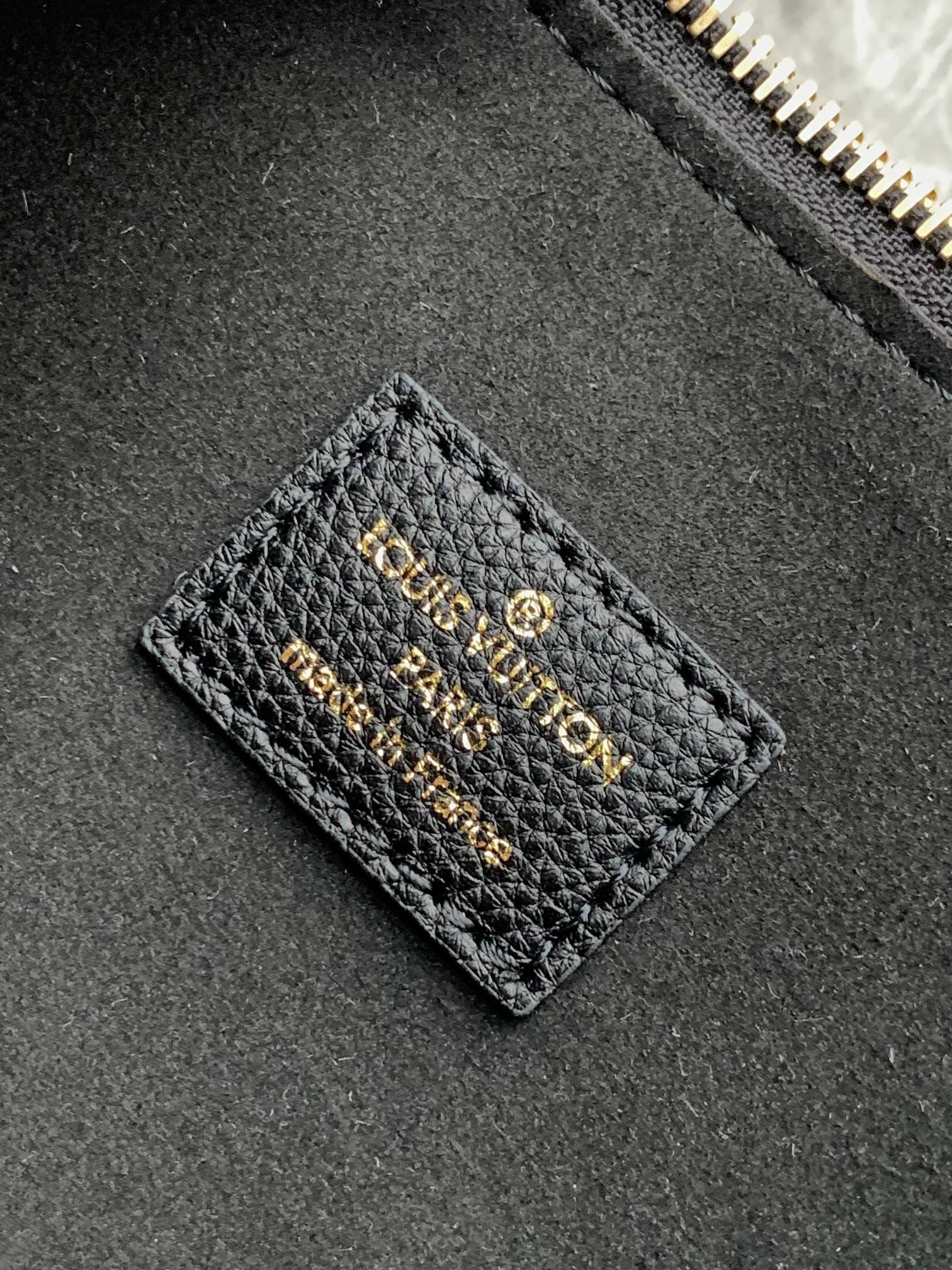 Louis Vuitton M11429 Low Key Bumbag
