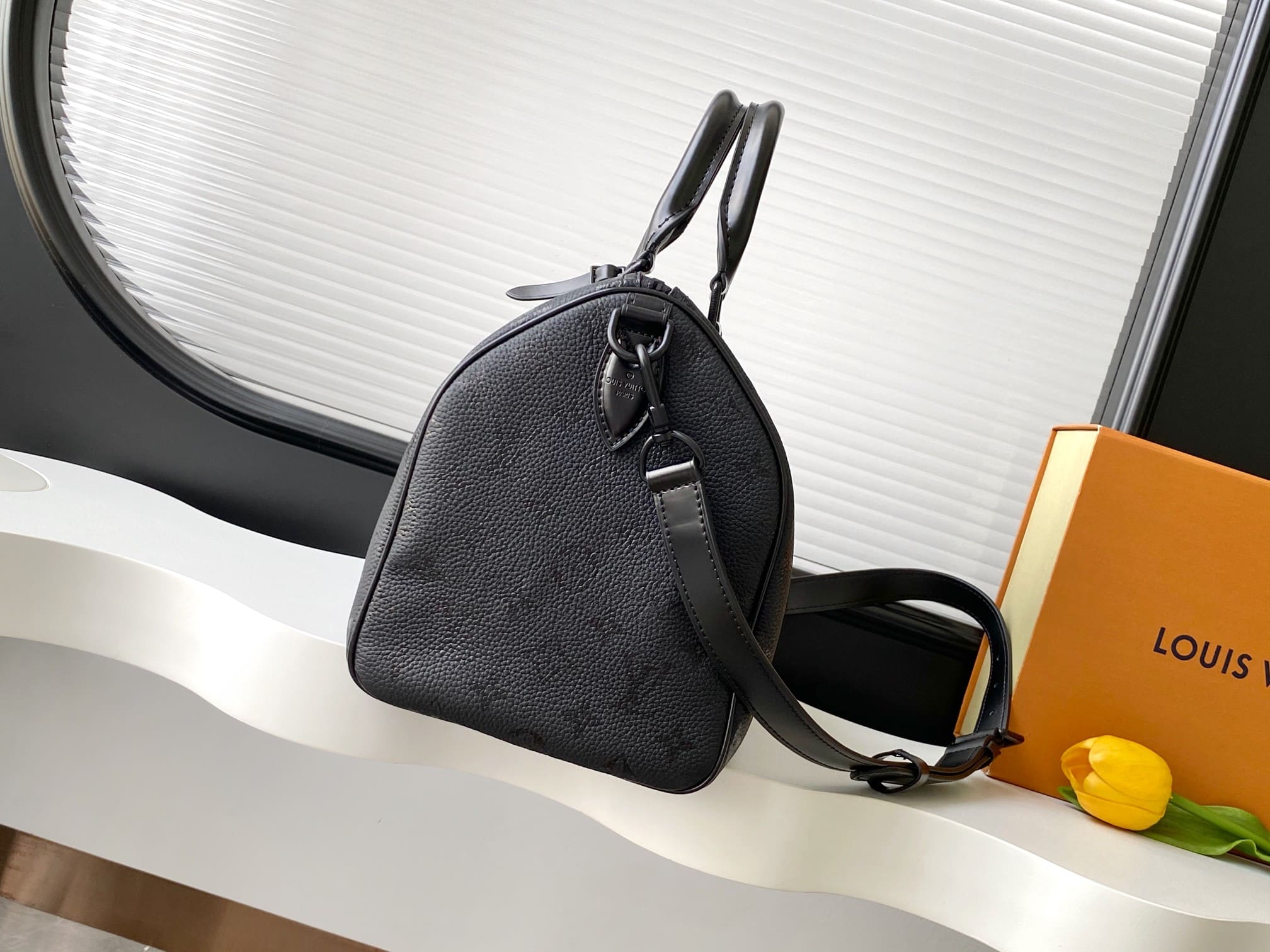 LOUIS VUITTON M13904 Speedy P9 Bandoulière 30
