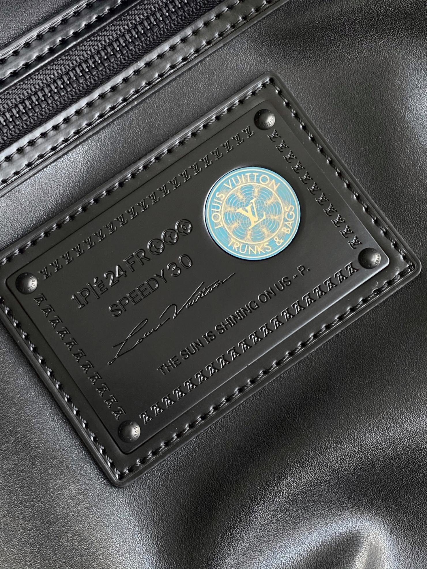 LOUIS VUITTON M13904 Speedy P9 Bandoulière 30