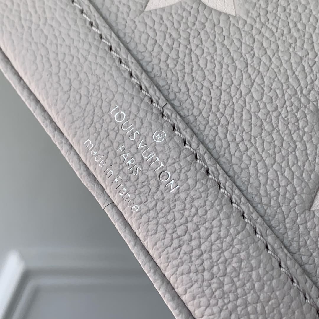 LOUIS VUITTON M14224 Nano Noé