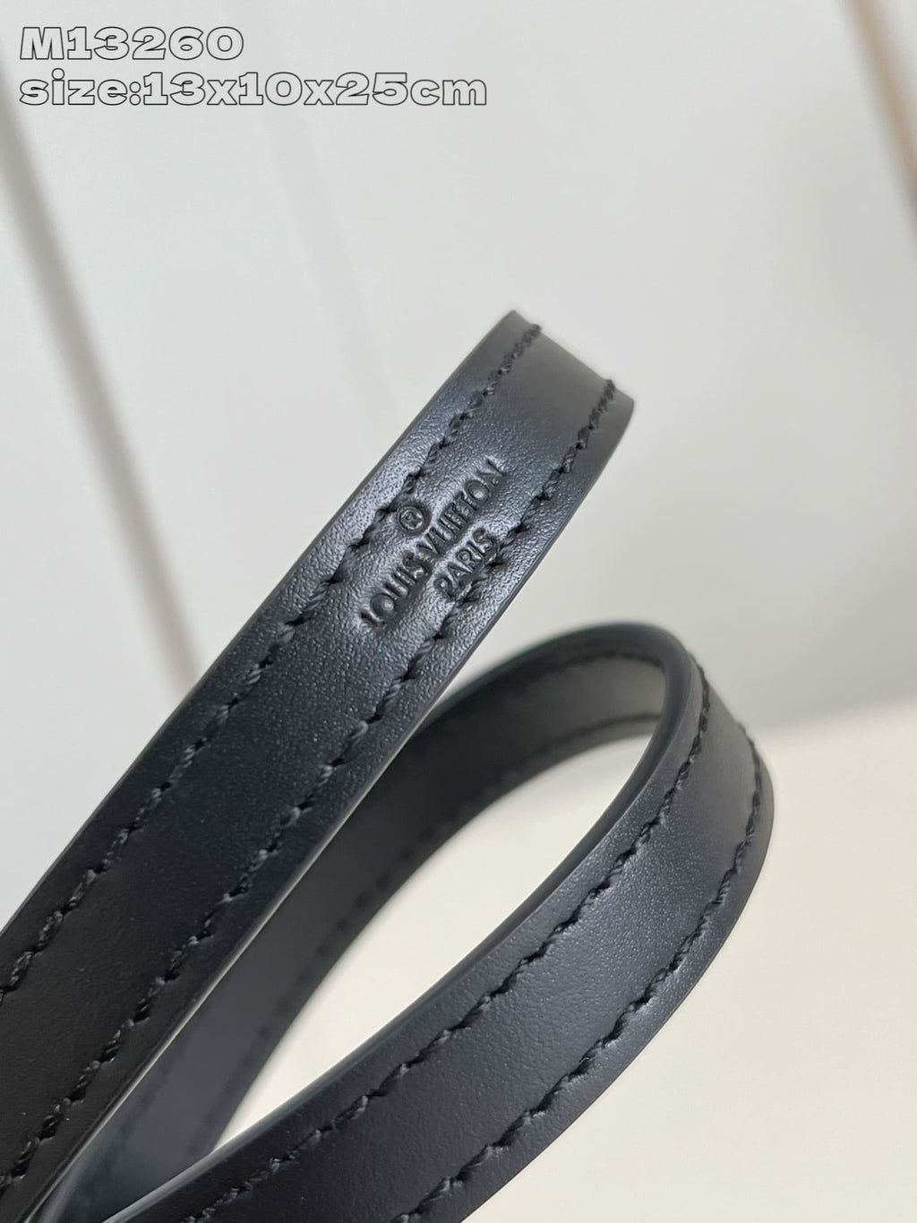 Louis Vuitton M13260 LV x TM OnTheGo East West Chain