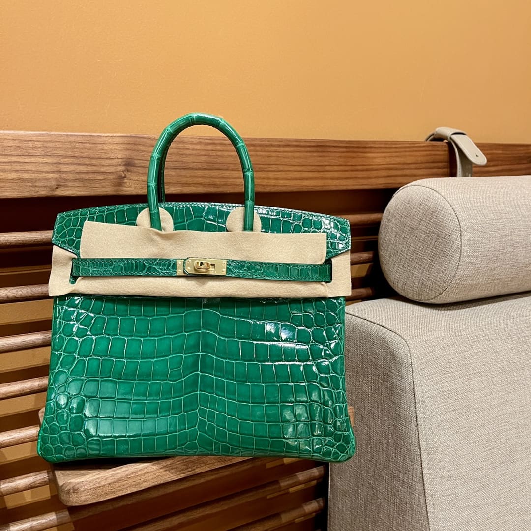 Hermès 25cm Birkin Emerald Shiny Niloticus Crocodile Gold Hardware