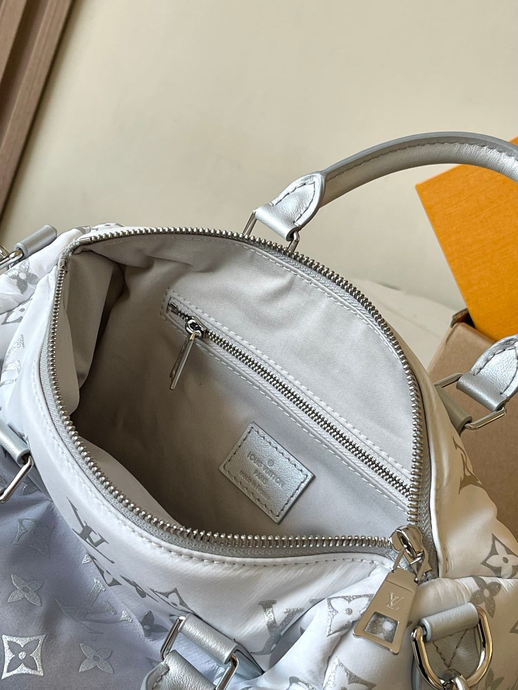 LOUIS VUITTON M11848 Speedy Bandoulière 25
