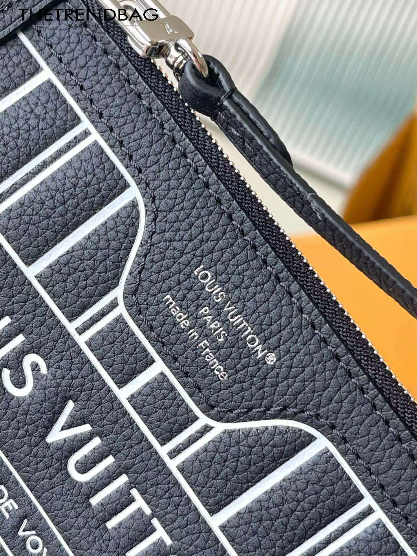 LOUIS VUITTON M15210 Neverfull Bandoulière Inside Out BB