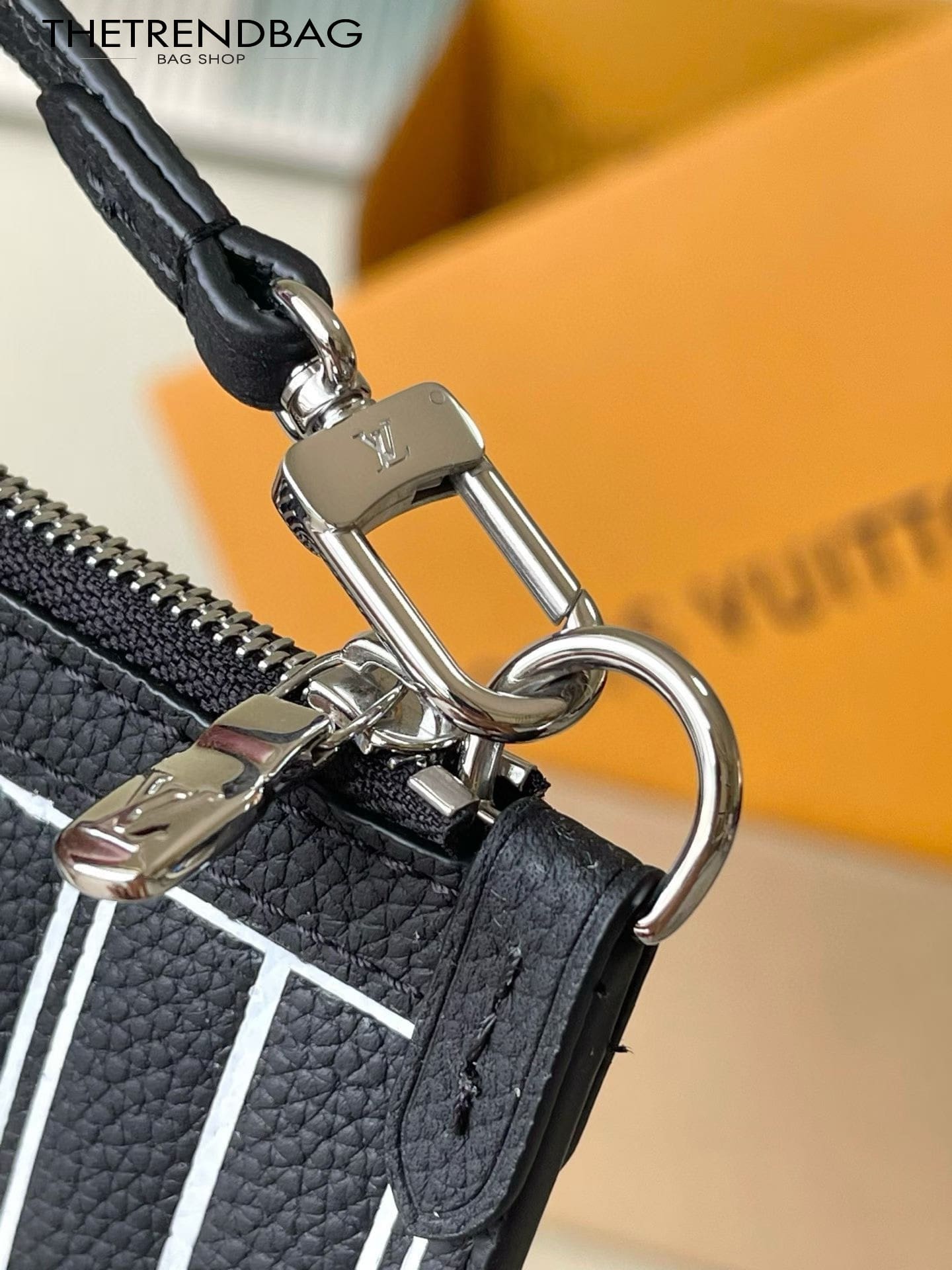 LOUIS VUITTON M15210 Neverfull Bandoulière Inside Out BB