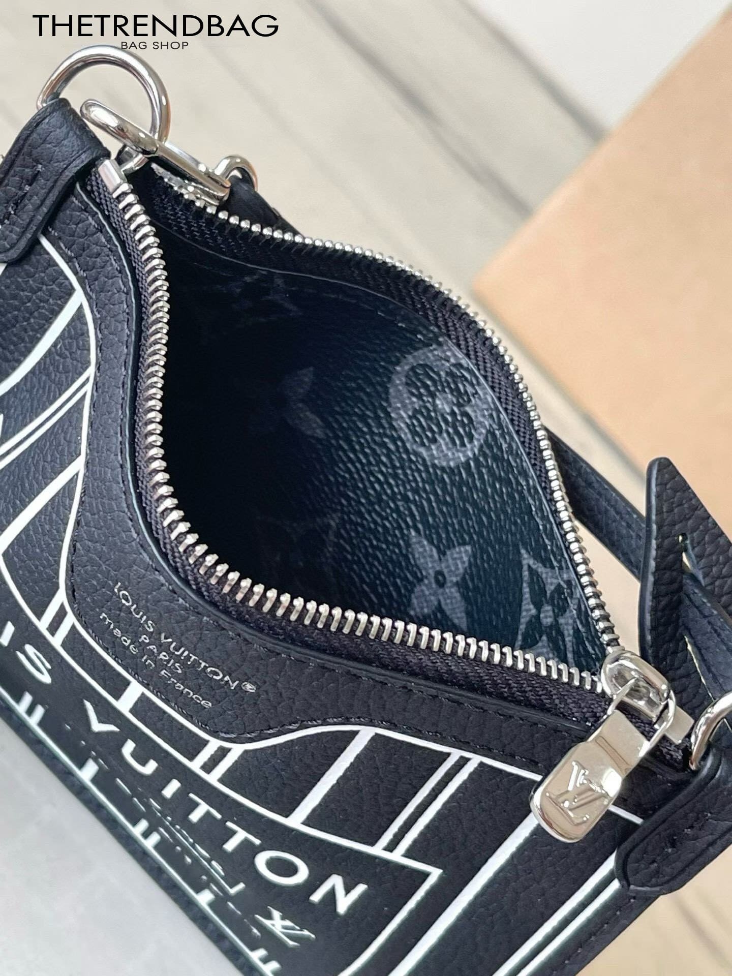 LOUIS VUITTON M15210 Neverfull Bandoulière Inside Out BB