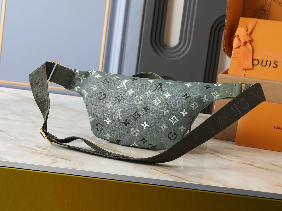 LOUIS VUITTON M26933 Rush Bumbag