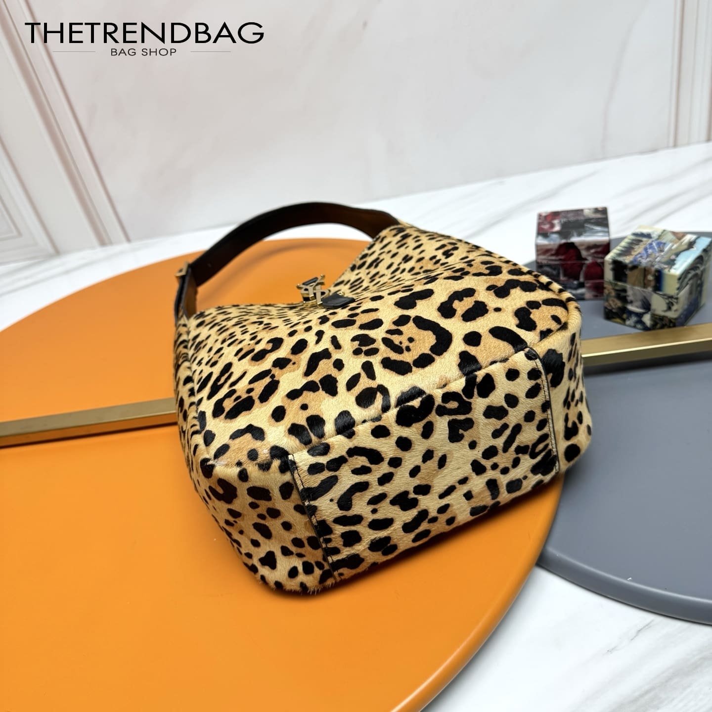 SAINT LAURENT Le 5 À 7 small  shoulder bag