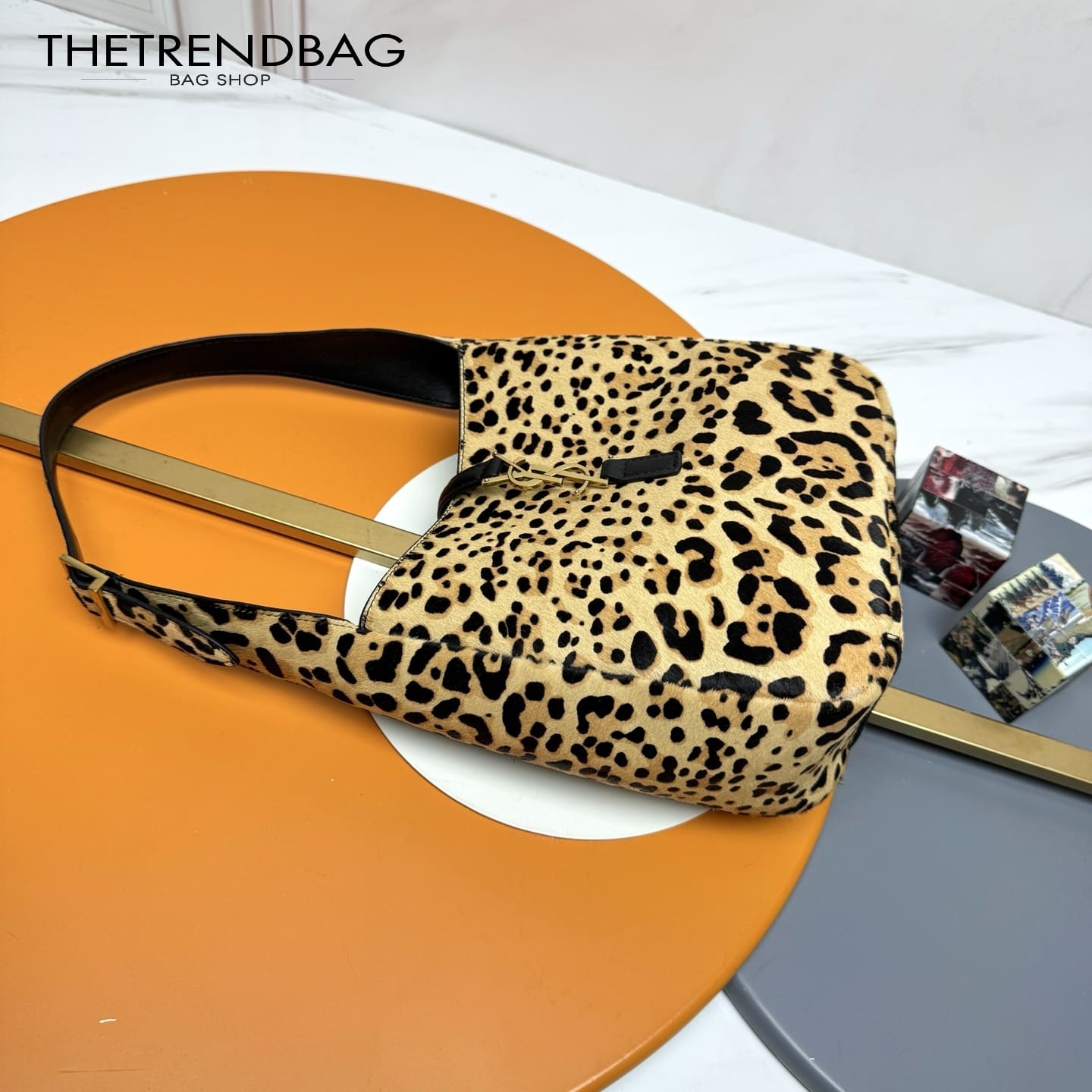 SAINT LAURENT Le 5 À 7 small  shoulder bag