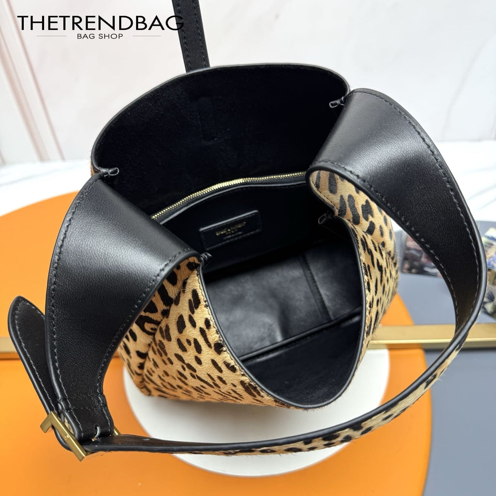 SAINT LAURENT Le 5 À 7 small  shoulder bag