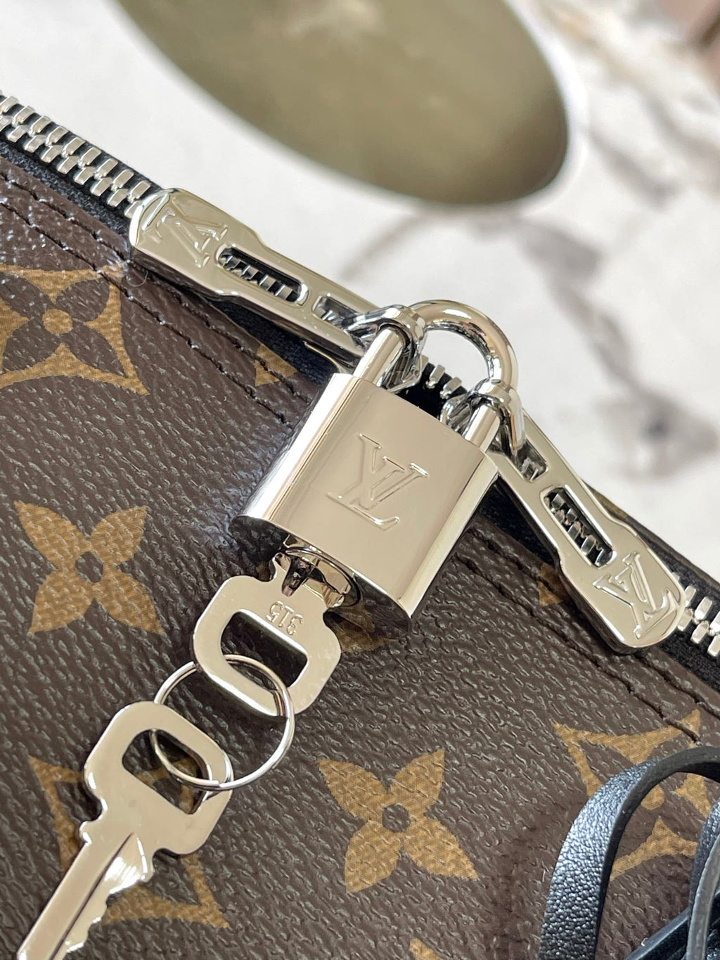 Louis Vuitton M12243 Speedy Soft 30 Dark