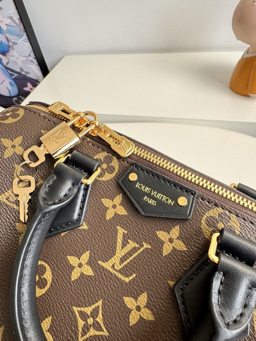 LOUIS VUITTON M26181 Speedy Trunk 25