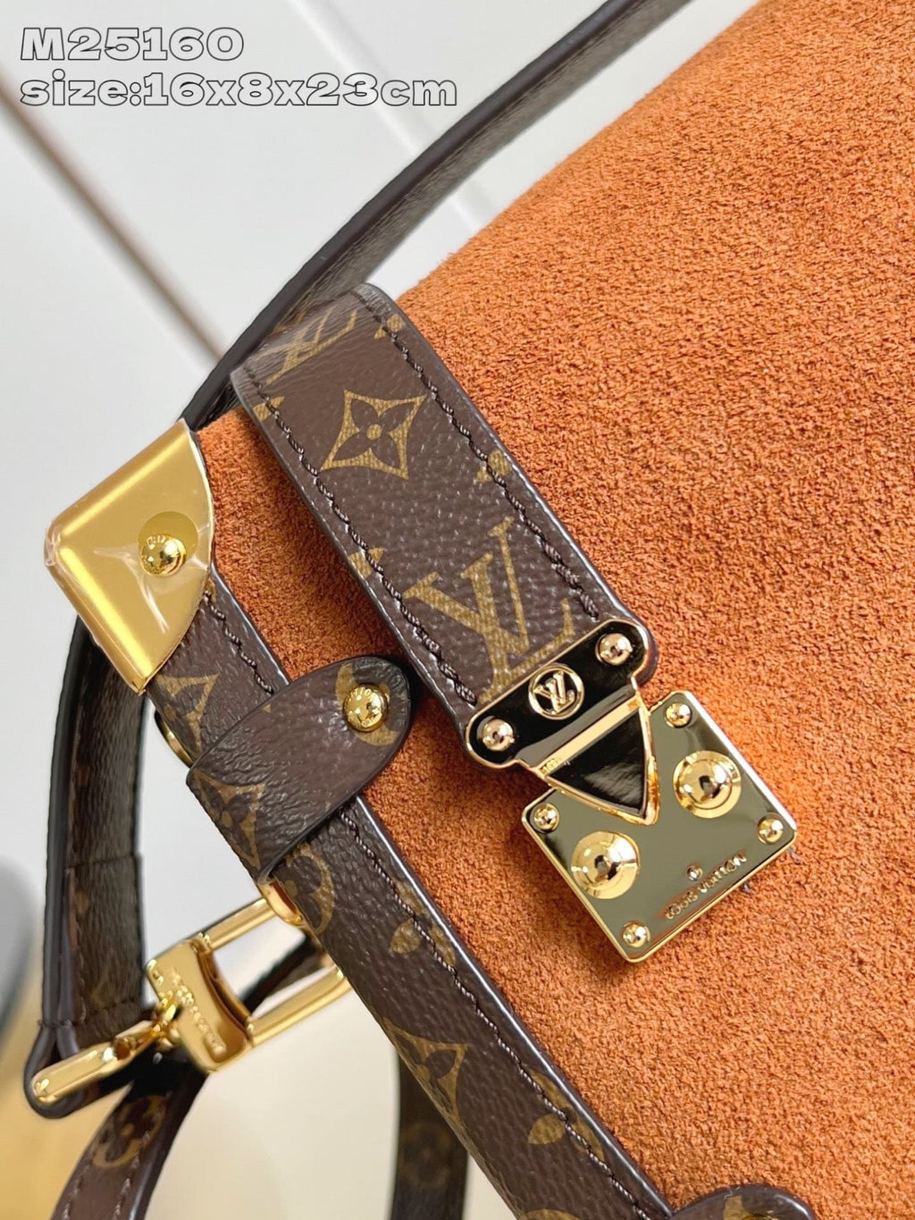 LOUIS VUITTON M15072 Side Trunk MM
