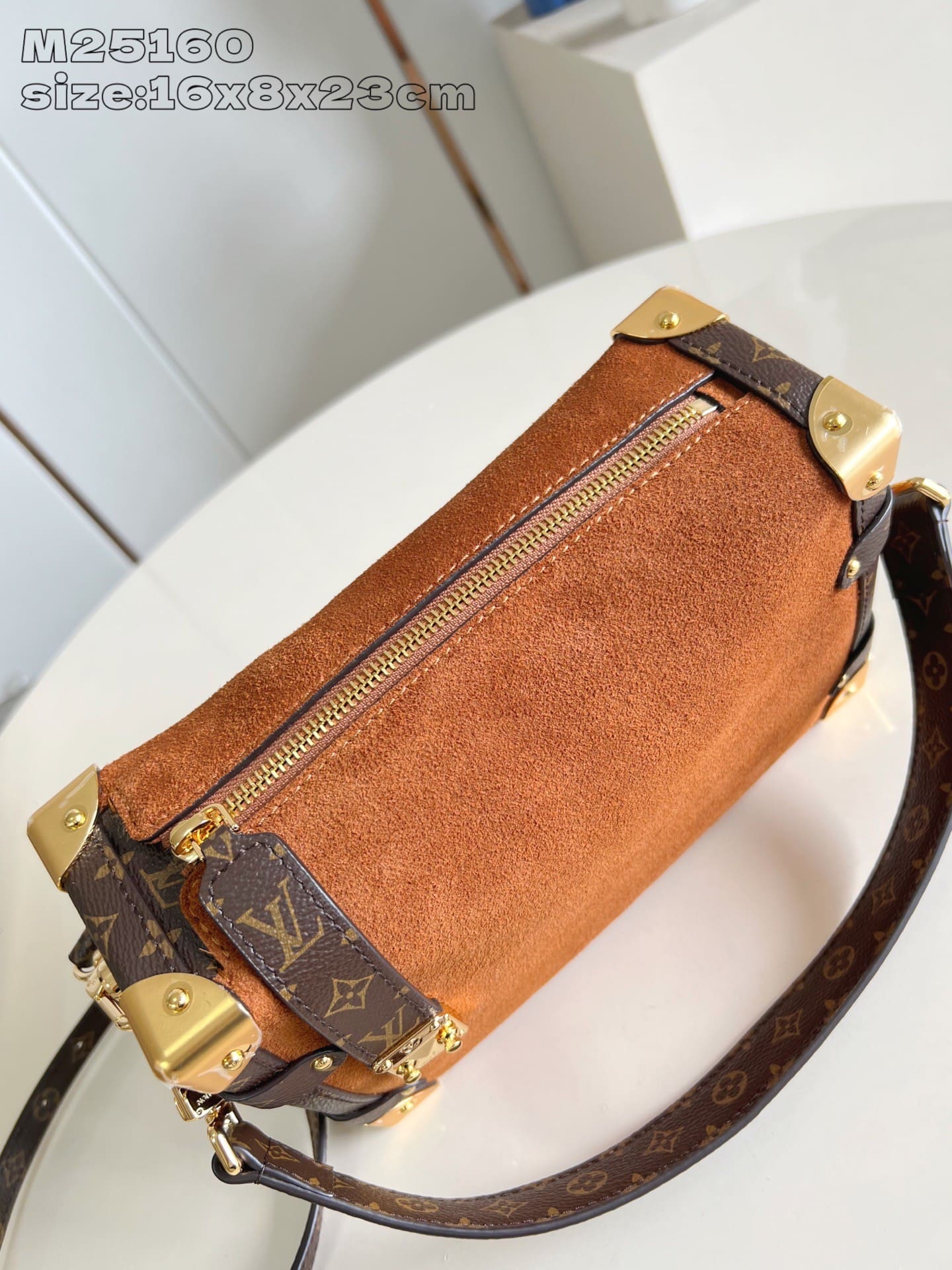 LOUIS VUITTON M15072 Side Trunk MM