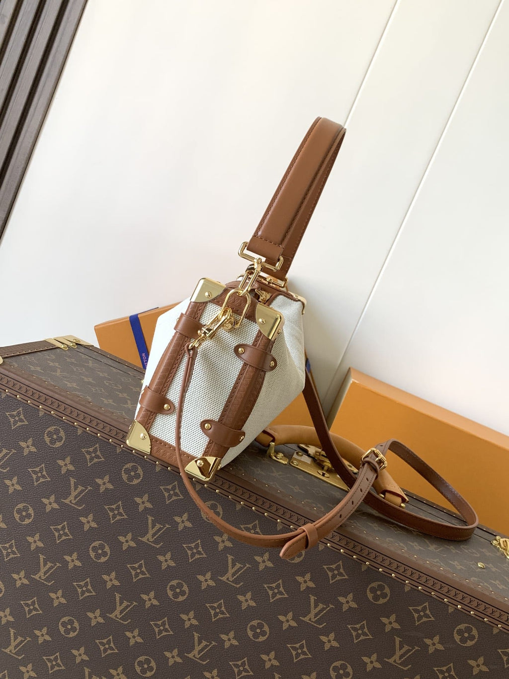 LOUIS VUITTON M14411 Side Trunk MM