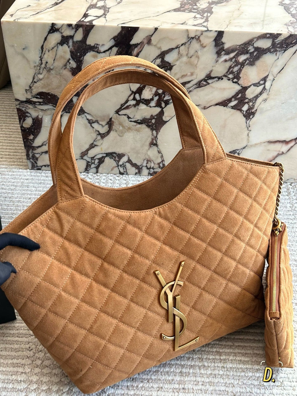 SAINT LAURENT ICARE Medium in quilted suede