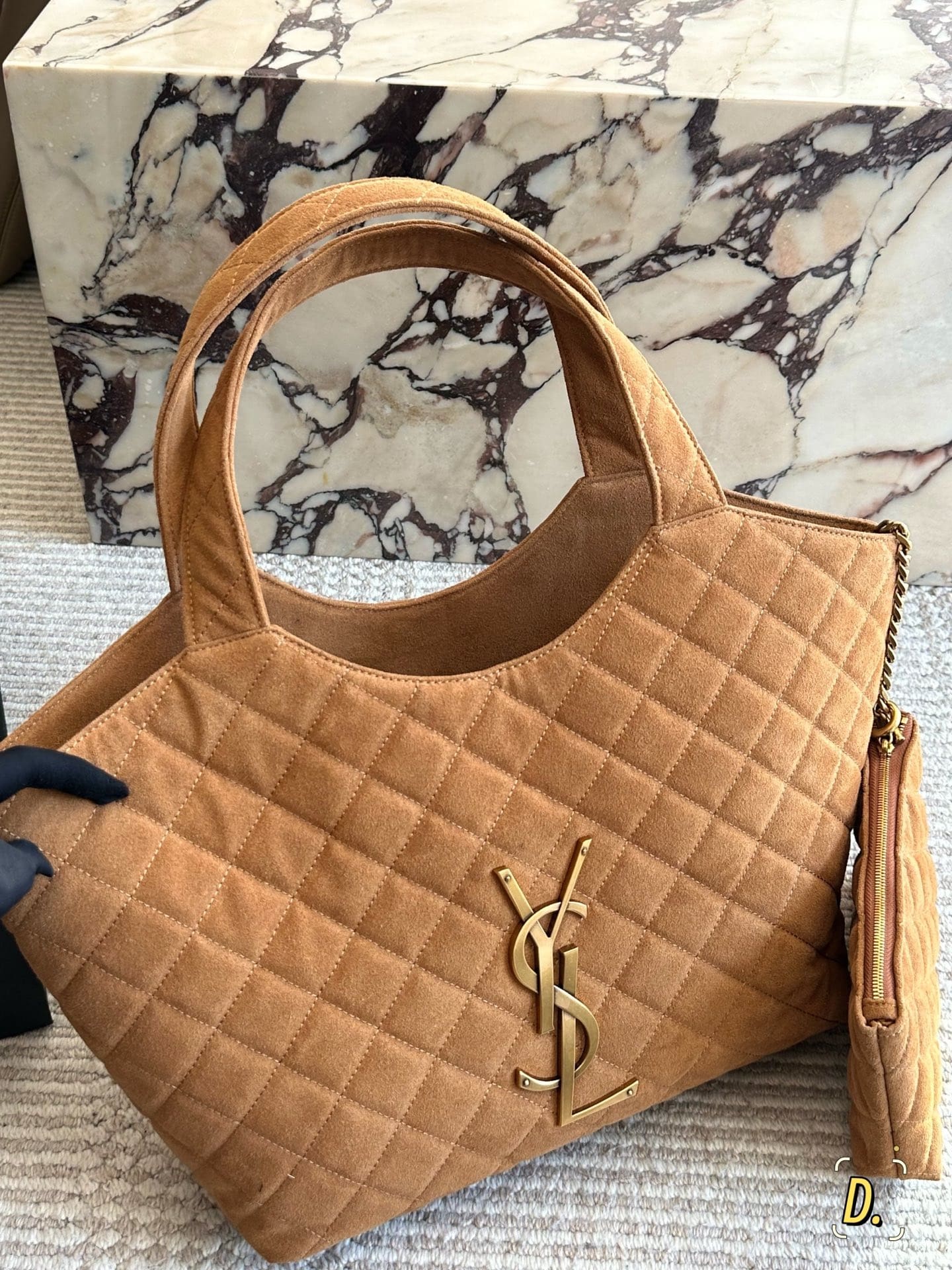 SAINT LAURENT ICARE Medium in quilted suede